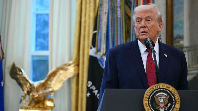 トランプ氏、ベネズエラ向け「制裁対象タンカー」封鎖を命令　緊張が急拡大