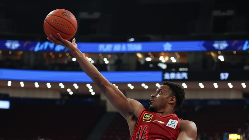 CBA北京ダックス、上海シャークスの4連勝を108-98でストップ