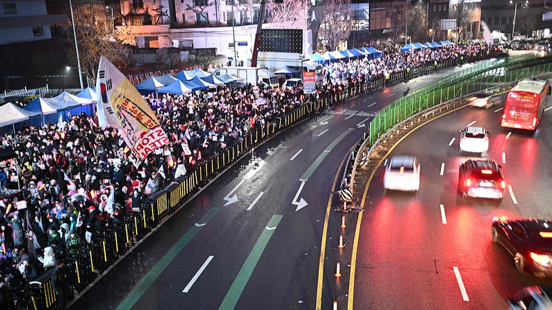 韓国ユン大統領の逮捕状執行、警察に委託　汚職捜査庁は再逮捕状も検討