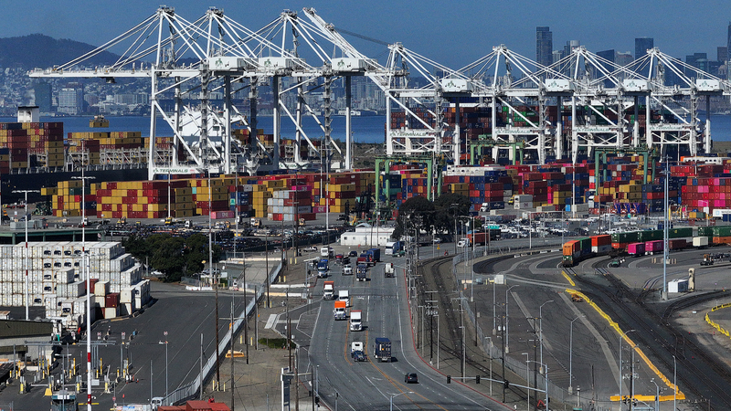 米国12州がトランプ「白紙委任」関税を提訴　非常事態権限はどこまでか