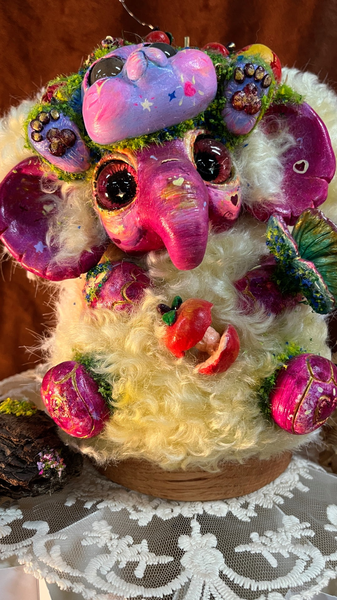 おしゃべりするカーリーヘアの象 CuriCure：癒やしを「強さ」に変えるデザイン video poster