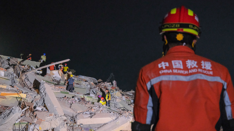 ミャンマー地震から1週間　マンダレーで続く救助と感染症への備え video poster