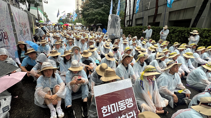 第13回国際慰安婦メモリアルデー 減りゆく生存者とソウルの抗議 video poster