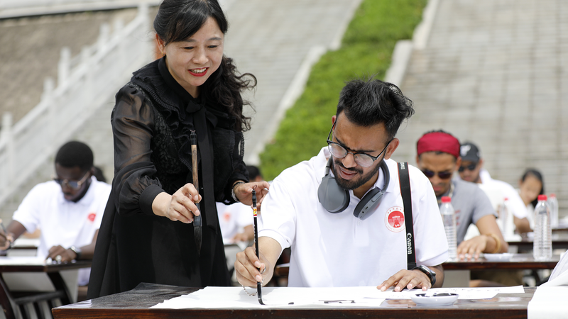 世界中国語大会に祝賀メッセージ　習近平氏、中国語の役割を強調