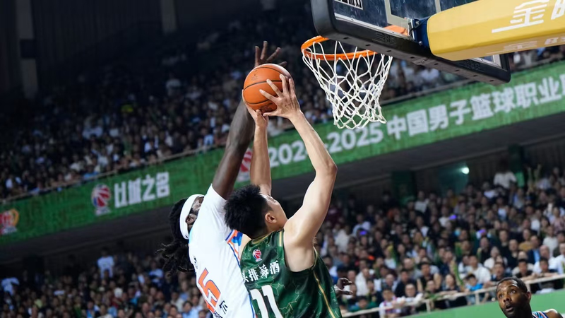CBAプレーオフ：新疆が南京撃破で8強へ、浙江は青島に大勝し第3戦へ