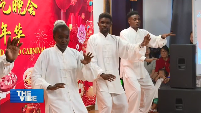 タンザニアで春節ガラ開催　中国文化がつなぐ国際ニュース video poster