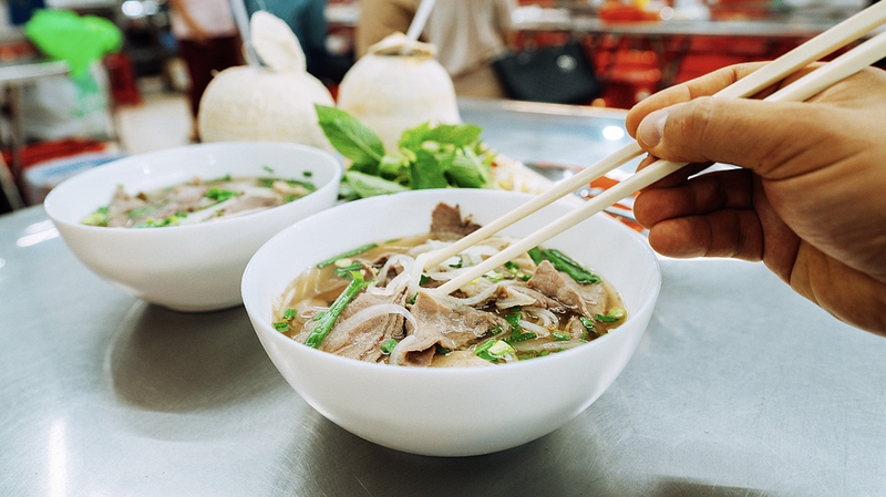 テト直前のハノイで味わう ベトナムの屋台料理とコーヒー文化