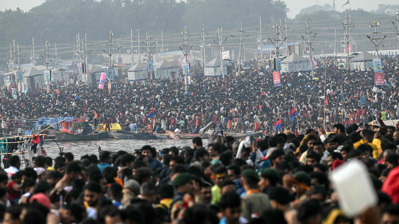 インドのヒンドゥー教大祭で将棋倒し事故　数十人死亡、当局が司法調査を命令