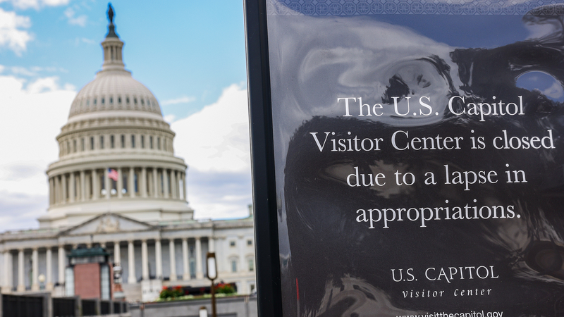 米政府閉鎖10日目、トランプ政権が連邦職員レイオフ開始　労組は提訴