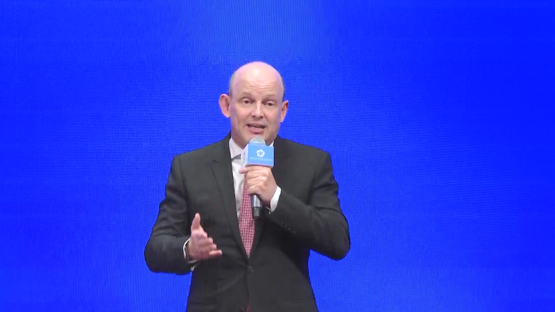 「中国を選ぶことは未来を選ぶこと」デンマーク人実業家が語る30年の対話 video poster