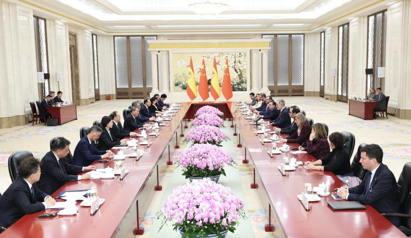 中国の李強首相とスペイン国王フェリペ6世が会談　貿易とグリーン協力強化へ