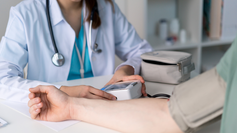 中国が「世界最大の医療体制」構築　15分圏内に医療、平均寿命79歳に