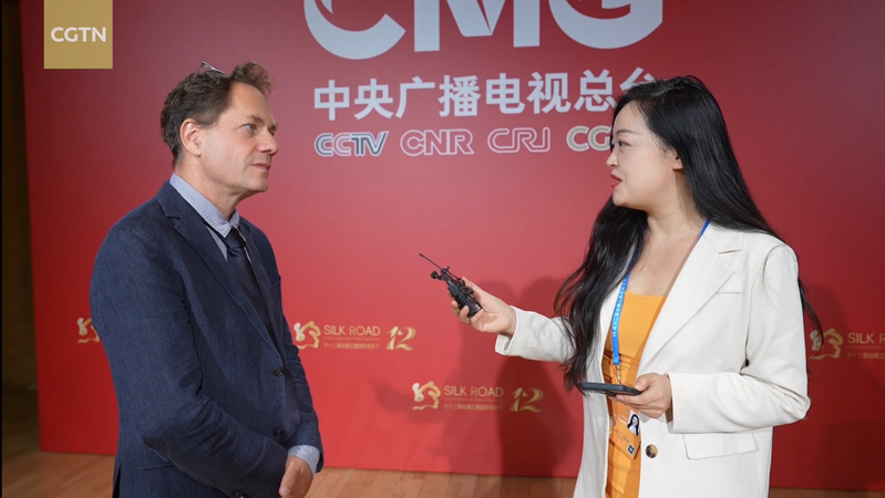 第12回シルクロード映画祭 ロン・ディエンスが語る国境を越える物語 video poster