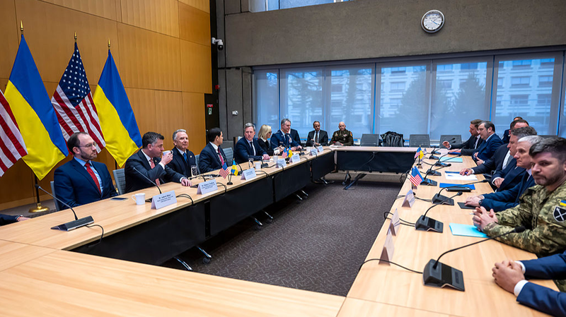 ウクライナが和平合意に原則同意　ゼレンスキー大統領は慎重姿勢