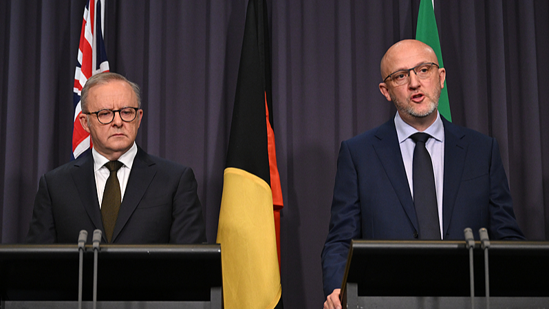 豪首相、ボンダイビーチ銃撃を「壊滅的なテロ」と非難　ハヌカ初日に襲撃