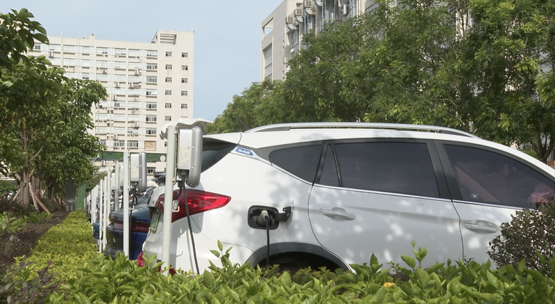 BYDがSuper e-Platform発表　5分充電で400km走行を目指す新EV基盤 video poster