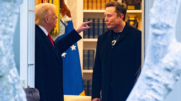 トランプ大統領がイーロン・マスク氏との関係「終わった」と発言　米国政治とITの溝