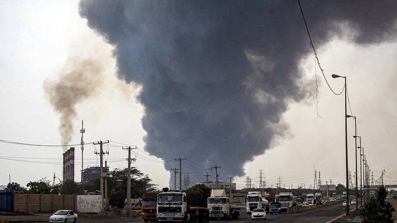 イラン南部の港で大規模爆発　4人死亡・500人超負傷 video poster