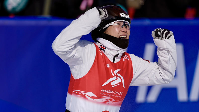 アジア冬季大会閉会式、中国代表旗手にXu Mengtao選手