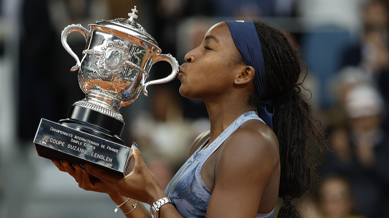 全仏オープン制覇　21歳ココ・ガウフが世界1位サバレンカを逆転撃破