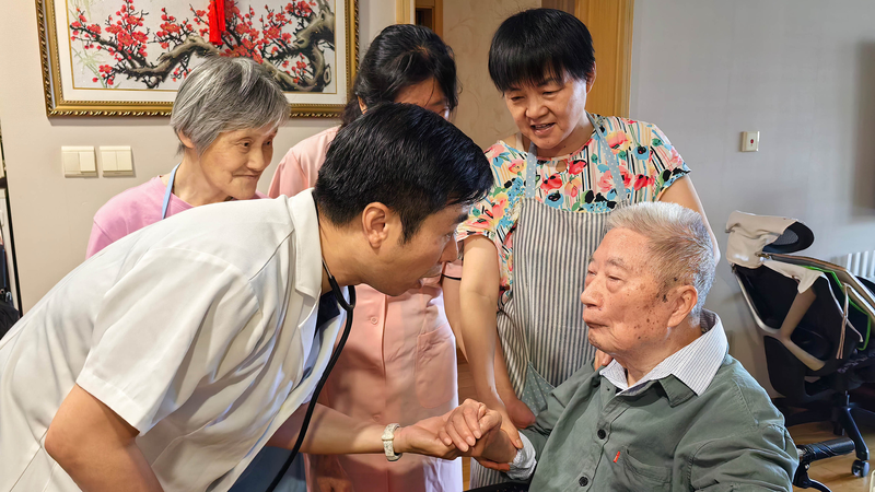 中国ニュース 高齢者ケアを支える新職種 ケアマネジメント専門員の台頭