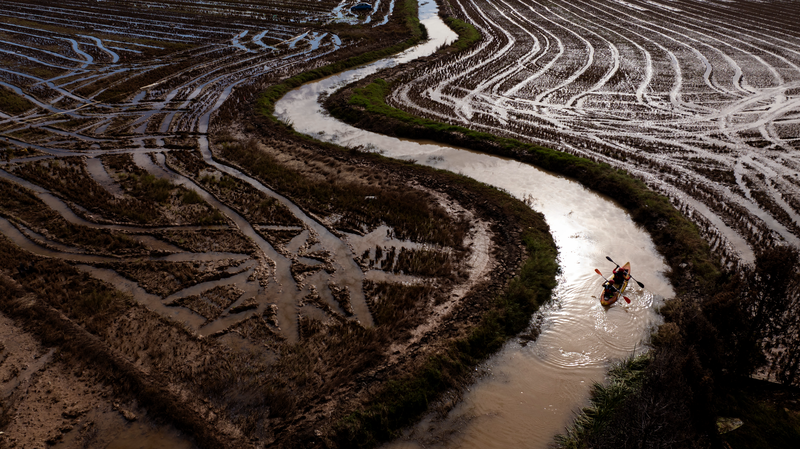 スペイン洪水 行方不明者捜索に研究船投入　地中海で車両を海底調査