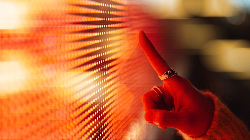 中国の科学者が超長寿命ペロブスカイトLEDを開発　明るさ116万ニトの衝撃