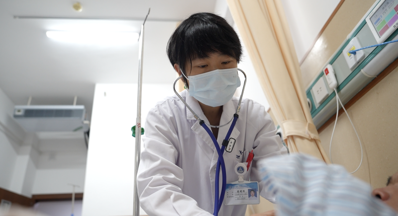 リベリア初の心臓病科を支えた中国人医師 Yuan Jingwei の900日