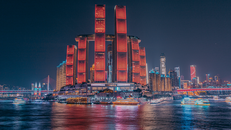 中国ニュース：重慶・朝天門埠頭　水都を照らす圧巻の夜景 video poster