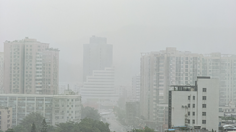 台風タパーが広東省に上陸　中国南部で学校休校と交通一時停止