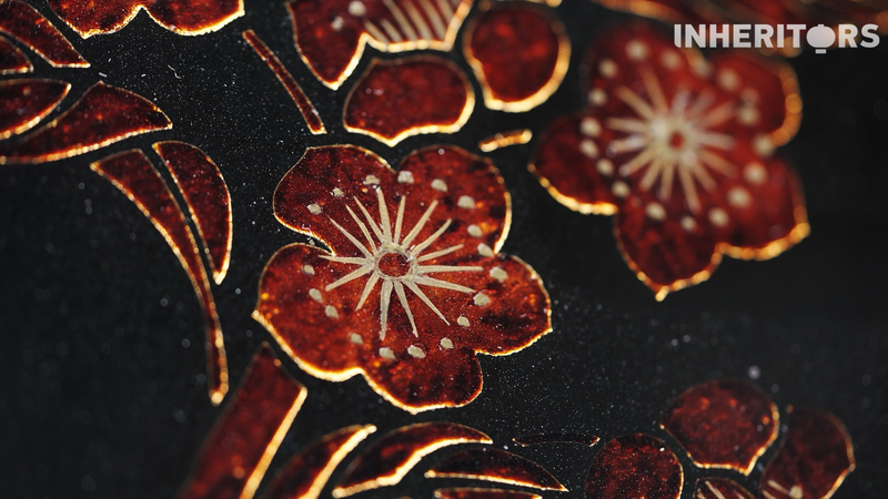 漆器に咲く花の詩　光と影が描くラッカーウェアの世界