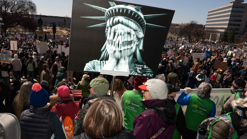 アメリカで移民が「社会のスケープゴート」にされる仕組み