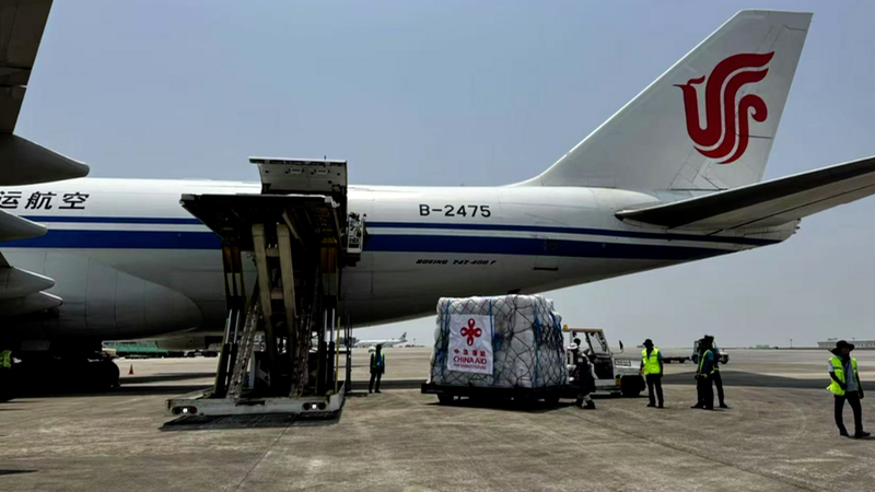 ミャンマー地震に中国が緊急支援　第一陣の救援物資が到着 video poster