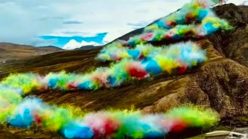 ヒマラヤ高地の花火ショーに批判　アウトドアブランドと地方当局に環境責任