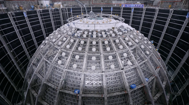 世界最大級ニュートリノ観測所JUNO稼働　宇宙の謎に挑む中国・広東 video poster