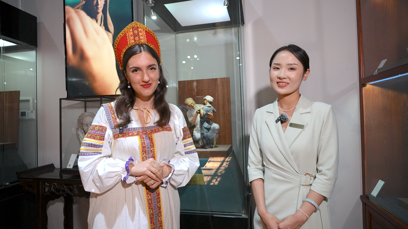 ロシア人アリーナが見た天津「Clay Figure Zhang」粘土人形がつなぐ物語 video poster