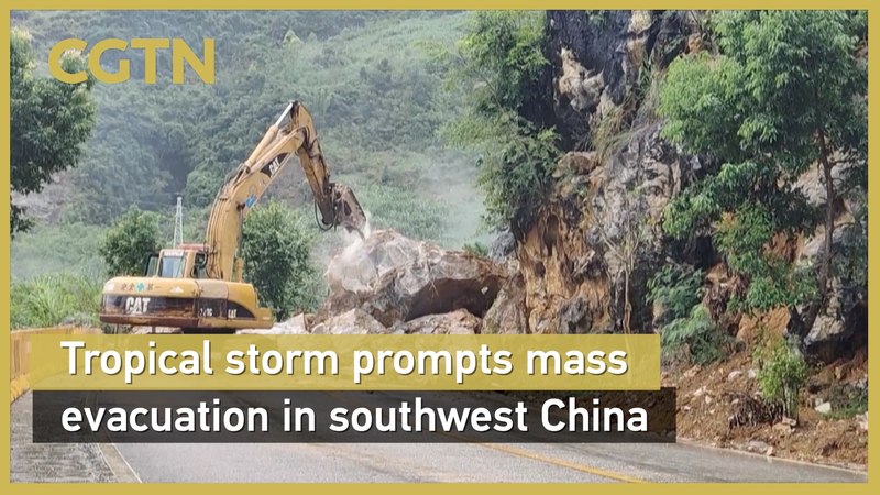 中国南西部で台風マットモ　雲南省で1万7千人超が避難 video poster