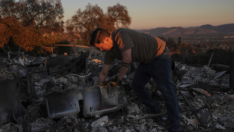 米南カリフォルニア山火事「マウンテン・ファイア」鎮圧率26％に