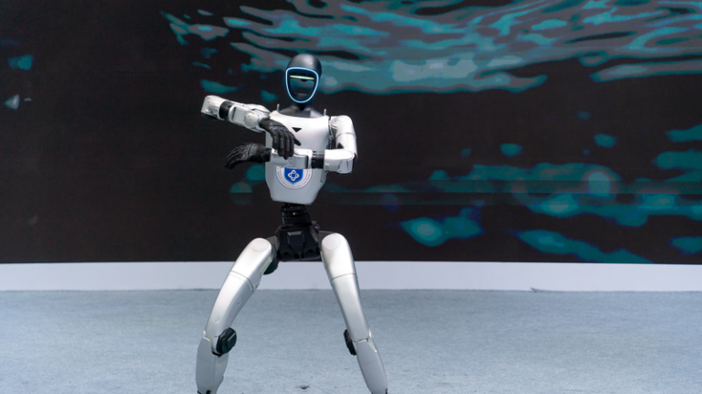 中国、科学技術成果の社会実装を加速へ　全人代常務委が報告を審議