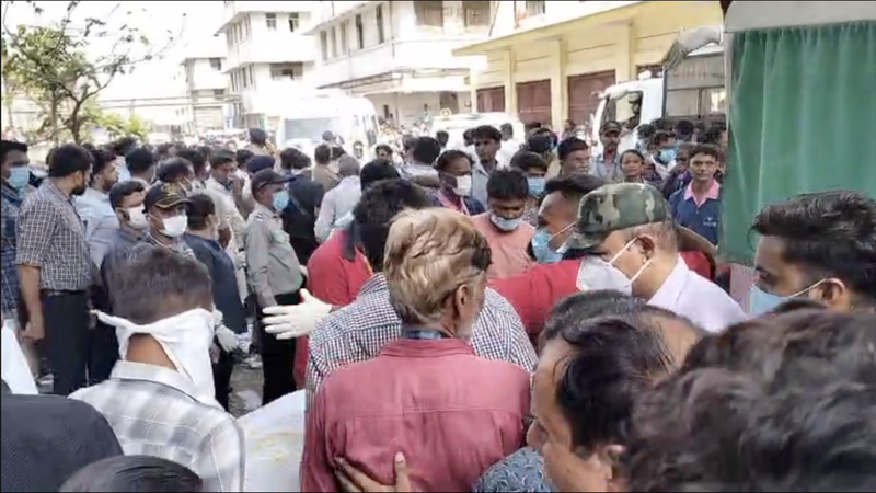 エア・インディア機がアーメダバード近郊で墜落　242人搭乗の重大事故 video poster