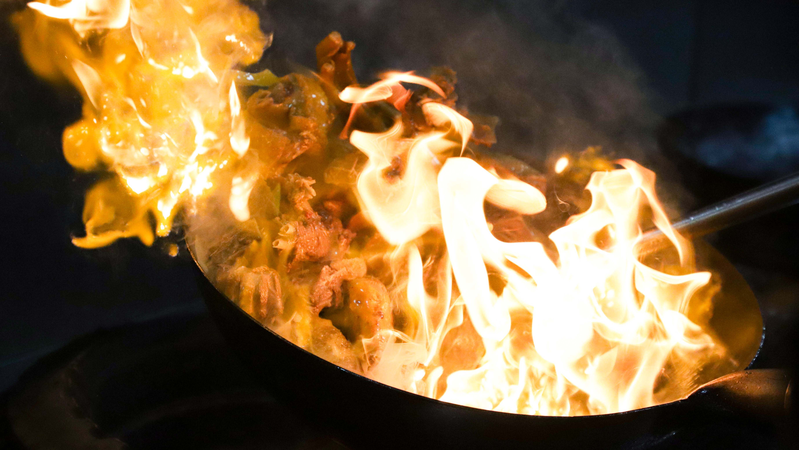 ハルビンで味わうガチョウ鉄鍋炖　中国東北料理の滋味 video poster