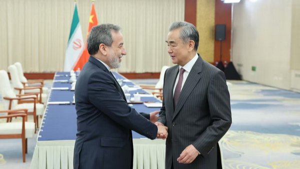 中国がイランの主権支援と核問題の対話解決を表明　上海協力機構外相会合で