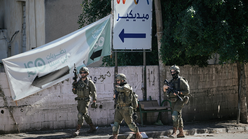 イスラエル軍がヨルダン川西岸北部で大規模作戦　都市封鎖と空からの攻撃