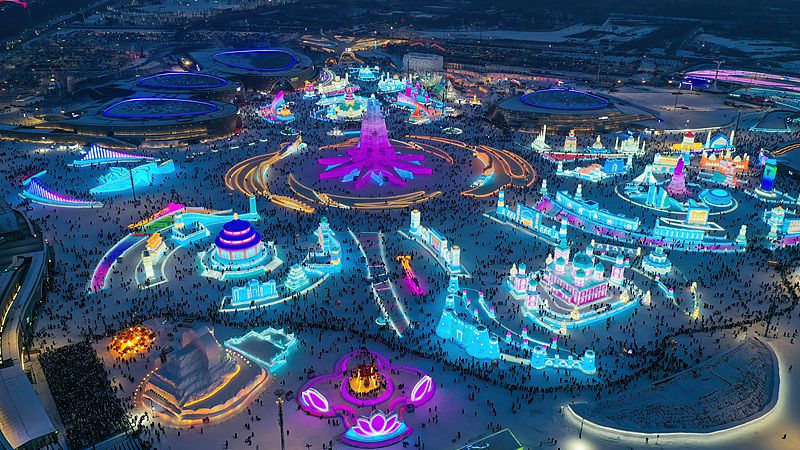 中国ハルビン「氷雪大世界」開幕　世界最大の氷雪テーマパーク