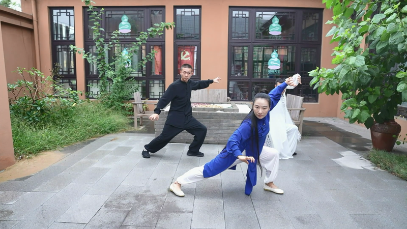 中国の健康法Wuqinxiとは 五つの動物で整える心と体 video poster