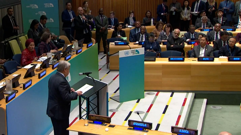 国連総会でAI安全を議論　中国の「ルール作り」と軍事転用リスク video poster