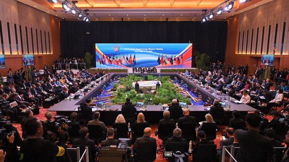 王毅外相が東アジアサミットで協力強化を提唱　「対話・発展・開放」へ回帰を訴え