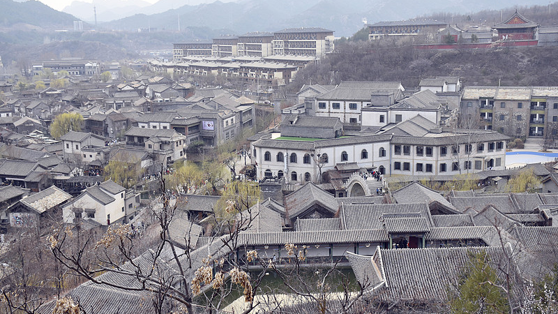 北京・長城のふもとの水の街をライブで巡る：Gubei Water Town Ep.2 video poster