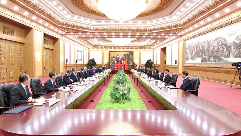 習近平氏、金正恩氏と会談　中国・DPRK関係の維持と発展を呼びかけ video poster