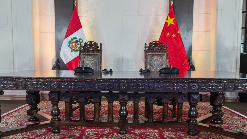 中国とペルー首脳がリマで協力文書交換式　関係強化へ一歩